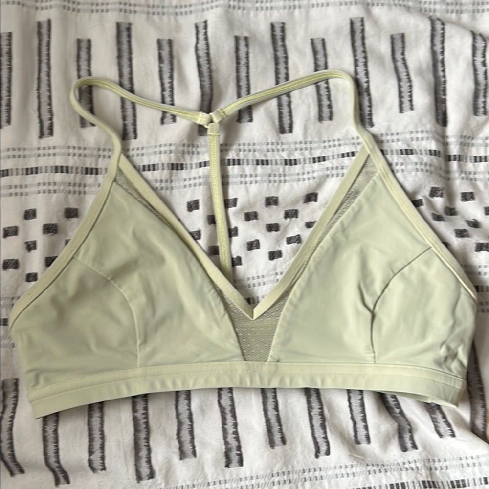 Lululemon sports bra size 8
